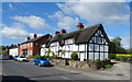 Thatched cottages on High Street, Farndon