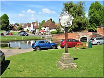 TL6832 : Village Sign, Duck Pond and Village Green, Finchingfield by G Laird