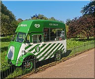TQ2979 : Vintage Ice Cream Van, St James's Park by PAUL FARMER
