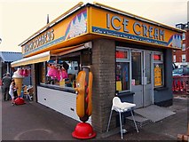 NS2059 : Beachcombers Ice Cream Booth - Largs by Ian Rainey