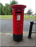 TQ4599 : Elizabeth II postbox on Coppice Row, Theydon Bois by JThomas