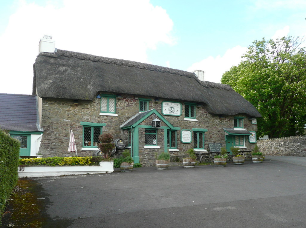 The White Hart Inn Llanddarog © Humphrey Bolton Geograph Britain