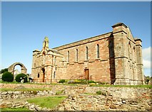 NT9065 : Coldingham  parish  church  with  priory  remains by Martin Dawes