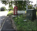 Swan Yard leading to Cygnet Place direction sign, Swan Road near Pewsey