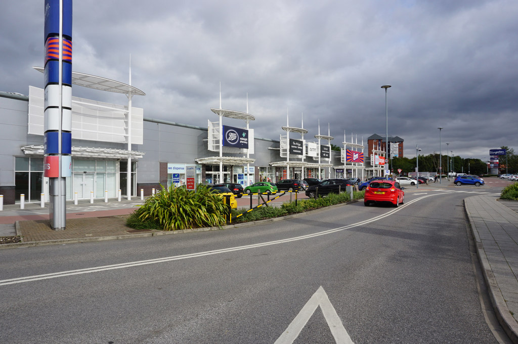 kingston-retail-park-hull-ian-s-geograph-britain-and-ireland