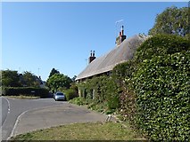 SU3456 : Thatched cottage on Back Lane, Vernham Dean by Oliver Dixon