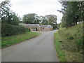 Howden  Farm  buildings  alongside  road