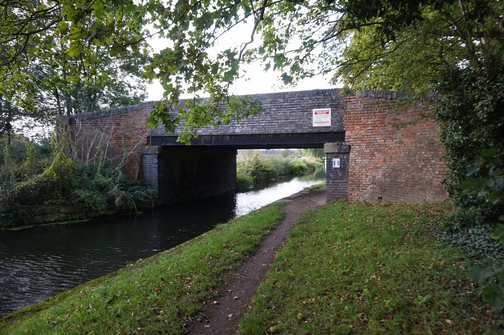 Bridge #52 Chesterfield Canal © Ian S :: Geograph Britain and Ireland