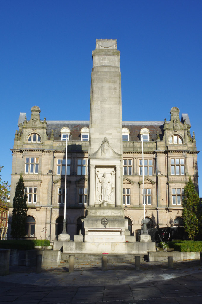 Preston Cenotaph and Old Post Office © Stephen McKay :: Geograph ...