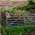 Farm Watch notice on a gate, Heol Giedd, Cwmgiedd, Powys