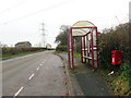 Arhosfan fysys ger Capel Rama / Bus stop near Rama Chapel