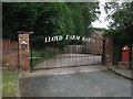 Private drive to Lloyd Farm Barns