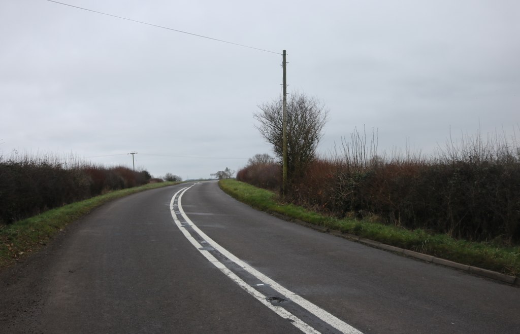 The A413, Lillingstone Lovell © David Howard :: Geograph Britain and ...