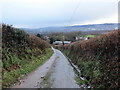 Heol fynediad ger Glyn Derwen / Access road near Glyn Derwen