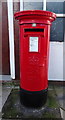 TA3122 : Elizabeth II postbox on Market Place, Patrington by JThomas
