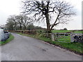 Llwybr wrth ymyl Ffarm y Gors / Path at Gors Farm