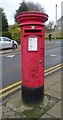 Elizabeth II postbox on Broadstone Way, Bradford