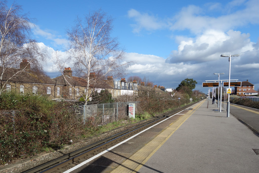 North Sheen Station © Des Blenkinsopp :: Geograph Britain and Ireland