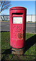 Elizabeth II postbox on Burncliffe Lane, Morley