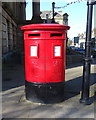 Double aperture Elizabeth II postbox on Queen Street, Morley