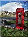 Telephone kiosk in Dove Holes