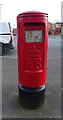 Elizabeth II postbox on Town Street, Earlsheaton