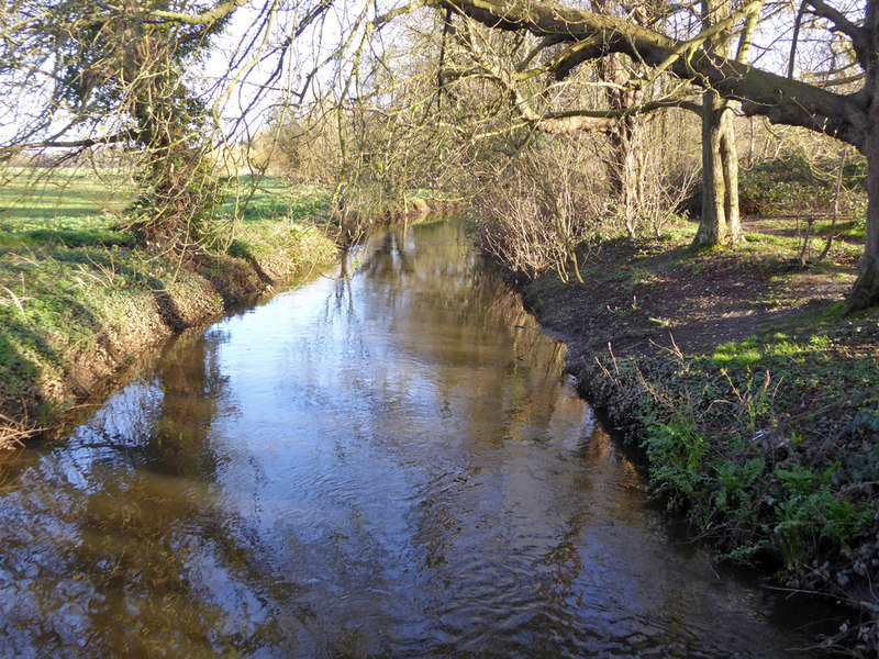 The Bourne, Chertsey © Robin Webster :: Geograph Britain and Ireland