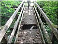 Dodgy footbridge over the stream east of Tuckmans Farm