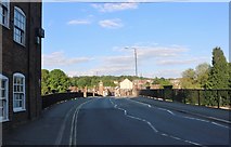 SO7193 : Bridge across the Severn, Bridgnorth by David Howard