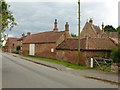 SK6548 : Barn and outbuilding at The Old House, Epperstone by Alan Murray-Rust