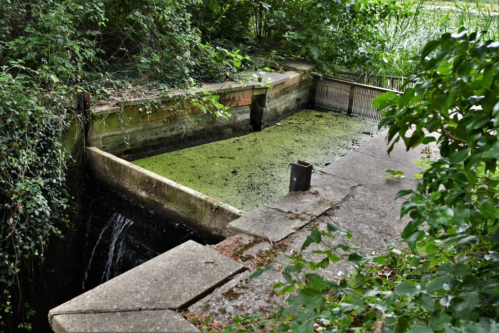 Drinkstone Lake: Sluice © Michael Garlick :: Geograph Britain and Ireland