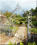 SU7283 : Garden Gate, Greys Court by Des Blenkinsopp