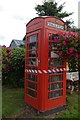 TM1639 : Freston: mini-library in telephone box, closed by pandemic by Christopher Hilton