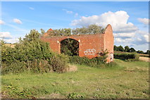 SP6260 : Derelict shack by the A45 in Weedon by David Howard