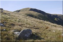 NM8051 : East ridge of Beinn Mheadhoin, Kingairloch by Richard Webb