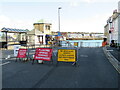 SZ4995 : Floating Bridge closed, Cowes by Malc McDonald