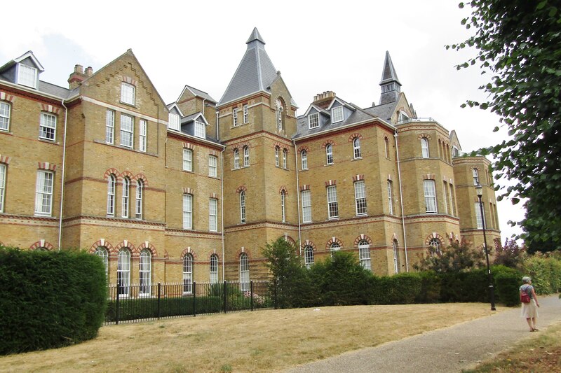 Knaphill - Former Brookwood Hospital © Colin Smith :: Geograph Britain 