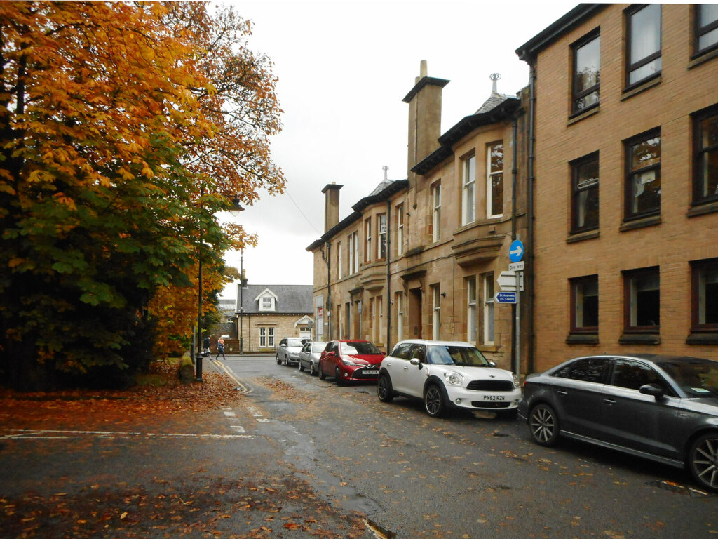 Douglas Place, Bearsden © Richard Sutcliffe Geograph Britain and Ireland