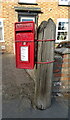 Elizabeth II postbox on Lincoln Road, Horncastle