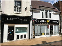 SU6351 : Golden Scissors - London Street by Mr Ignavy