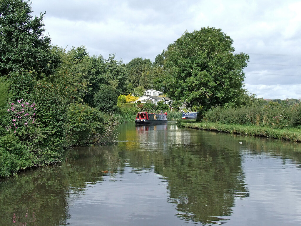 Canal near Baswich in Stafford © Roger D Kidd :: Geograph Britain and ...