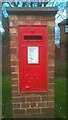 TF1603 : GR postbox on Lincoln Road, Werrington by Paul Bryan