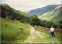 NY4805 : On the byway from Sadgill to Kentmere by Humphrey Bolton