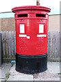 NZ3371 : Post Box, Earsdon Road, West Monkseaton by Geoff Holland