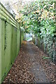 Footpath to Farnham Lane