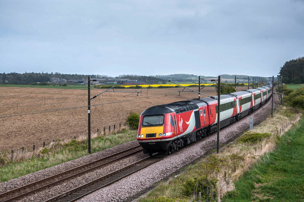 East Coast Main Line © Stuart Wilding :: Geograph Britain and Ireland