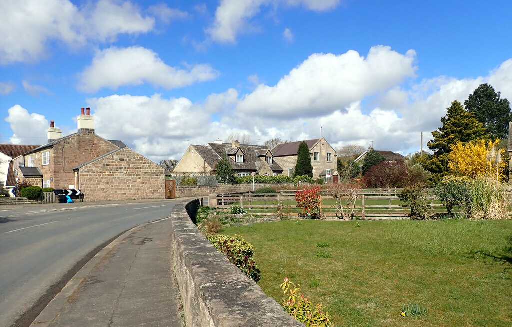 Wetherby Road turning into Knaresborough... © habiloid Geograph