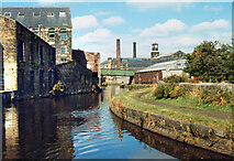 SD8332 : Leeds & Liverpool Canal, Burnley, 1986 by Des Blenkinsopp