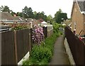 Footpath off Yew Tree Lane