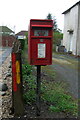 Elizabethan postbox on Kilmarnock Road, Mauchline